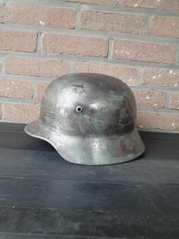 Duitse helm M35 beschikbaar voor biedingen