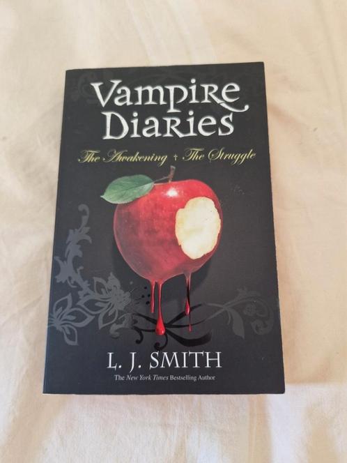 Vampire Diaries: The Awakening + The Struggle, Boeken, Fantasy, Zo goed als nieuw, Ophalen of Verzenden