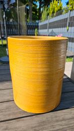Prachtige grote okergele geel bloempot, 25 tot 40 cm, Rond, Ophalen of Verzenden, Zo goed als nieuw