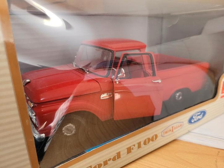 Ford F100 uit 1965, Hobby en Vrije tijd, Modelauto's | 1:18, Zo goed als nieuw, Auto, Sun Star, Ophalen of Verzenden
