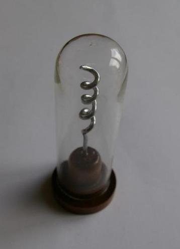 kurkentrekker in glas capsule beschikbaar voor biedingen