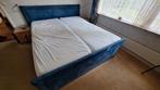 Tweepersoonsbed met nachtkastjes - 21 of 22 nov ophalen, Huis en Inrichting, Slaapkamer | Bedden, Ophalen, Gebruikt, Blauw, 210 cm