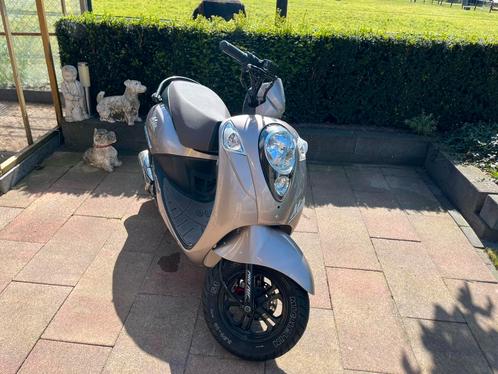 Sym mio 100cc, Fietsen en Brommers, Scooters | SYM, Gebruikt, Mio, Maximaal 45 km/u, Benzine, Ophalen of Verzenden