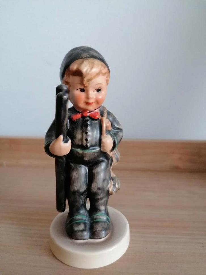 Goebel Hummel Schoorsteenveger #12 2/0 (beschadigd), Antiek en Kunst, Kunst | Beelden en Houtsnijwerken, Ophalen of Verzenden