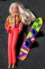 Barbie like volgens mij van Hasbro met skateboard zgan, Verzamelen, Poppen, Ophalen of Verzenden, Zo goed als nieuw, Pop