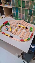 Ikea treinbaan compleet met treinen en accessoires, Kinderen en Baby's, Speelgoed | Houten speelgoed, Ikea, Overige typen, Onbekend