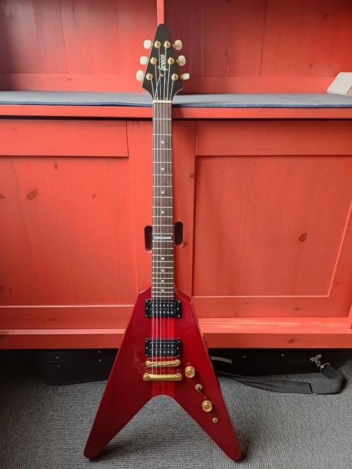 ≥ Greco GV-90 Flying V Japan 1996 See trough red, Neck-through