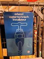Oud emaille reclamebord Erkend Watertechnisch installateur, Verzamelen, Merken en Reclamevoorwerpen, Ophalen, Gebruikt, Reclamebord