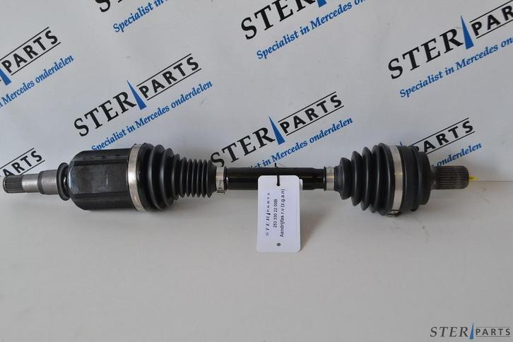 Aandrijfas rechtsvoor Mercedes GLC-klasse C253 A 2533302200, Auto-onderdelen, Transmissie en Toebehoren, Mercedes-Benz, Gebruikt