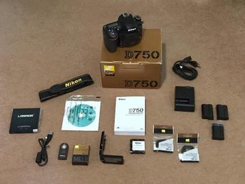 Nikon D750 incl. vele accesoires.  FullFrame. Clicks 23452 beschikbaar voor biedingen