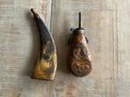 Antieke kruitfles en kruithoorn, Antiek en Kunst, Antiek | Koper en Brons, Ophalen of Verzenden