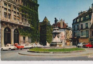 Frankrijk, Dijon met auto's, Renault Dauphine, Simca Aronde beschikbaar voor biedingen