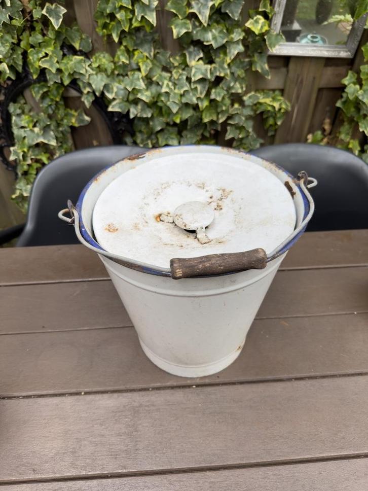 Vintage emaille emmer met deksel – brocante, Huis en Inrichting, Emmers, Zo goed als nieuw, Kunststof, Met deksel, Ophalen