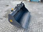 Eurosteel CW30 slotenbak en diverse kraan en shovel bakken, Ophalen