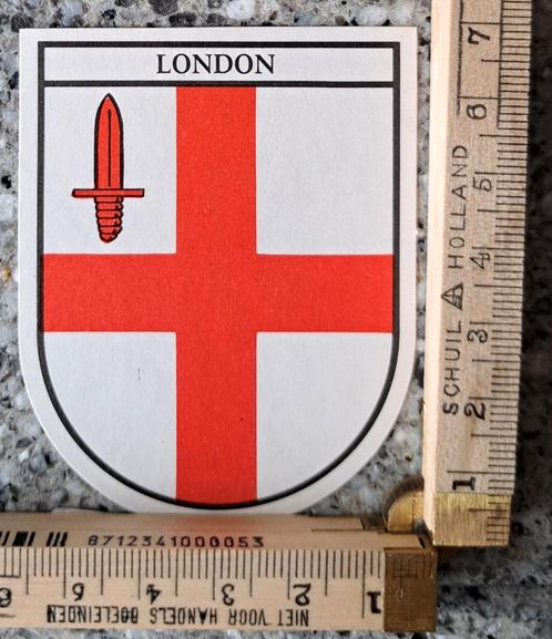 Vintage sticker stadswapen Londen London Engeland voetbal, Verzamelen, Stickers, Zo goed als nieuw, Sport, Ophalen of Verzenden