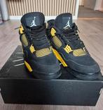 Jordan 4 Retro Yellow Thunder - Maat 43, Zwart, Ophalen of Verzenden, Jordan, Sneakers of Gympen