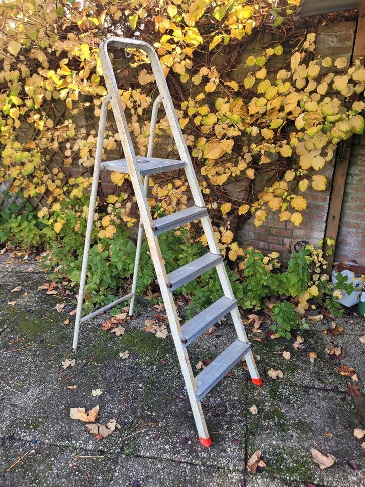 Stevige Trap - 4 Treden, Doe-het-zelf en Verbouw, Ladders en Trappen, Gebruikt, Trap, Minder dan 2 meter, Ophalen