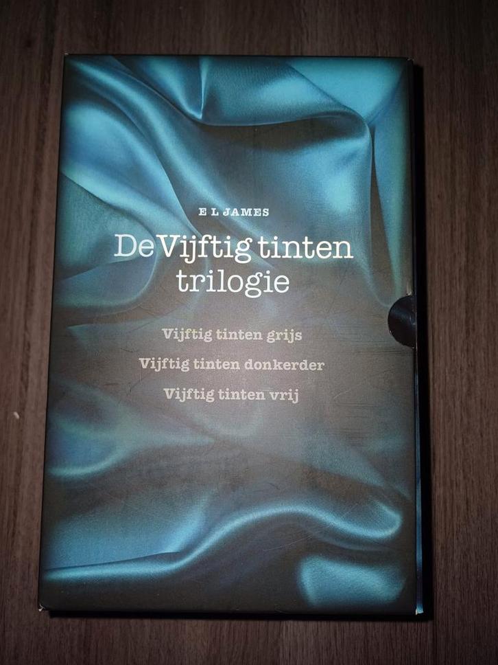 Vijftig tinten trilogie - E.L. James, Boeken, Romans, Zo goed als nieuw, Nederland, Ophalen of Verzenden