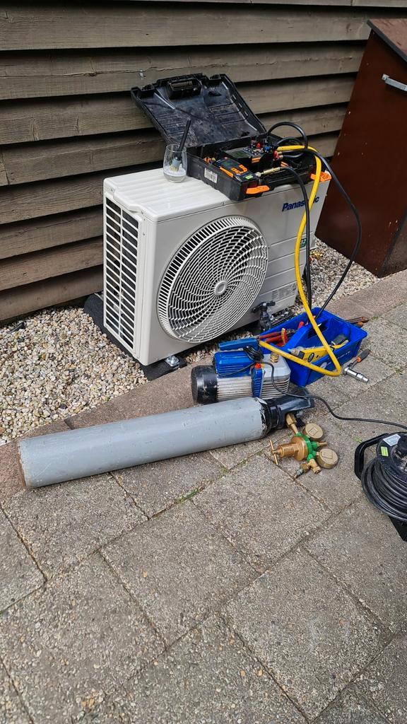 Airco montage en inbedrijfstellen, Witgoed en Apparatuur, Airco's, Zo goed als nieuw, Wandairco, 100 m³ of groter, Ophalen