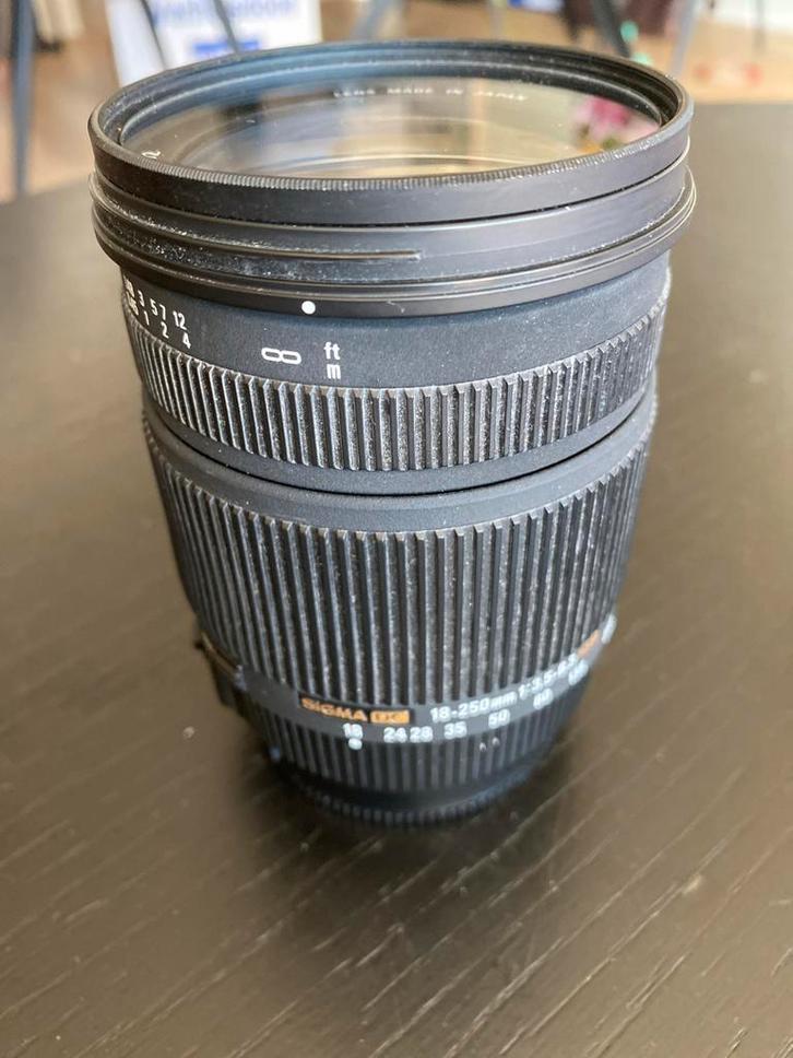 Sigma 18-250mm DC OS HSM - Veelzijdige Zoomlens, Audio, Tv en Foto, Fotografie | Lenzen en Objectieven, Zo goed als nieuw, Standaardlens