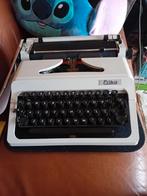 Typemachine in koffer merk erica, Diversen, Ophalen, Gebruikt