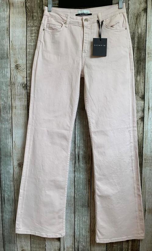 Blanche nieuwe mooie licht roze bootcut jeans (Maat 28), Kleding | Dames, Spijkerbroeken en Jeans, Nieuw, W28 - W29 (confectie 36)