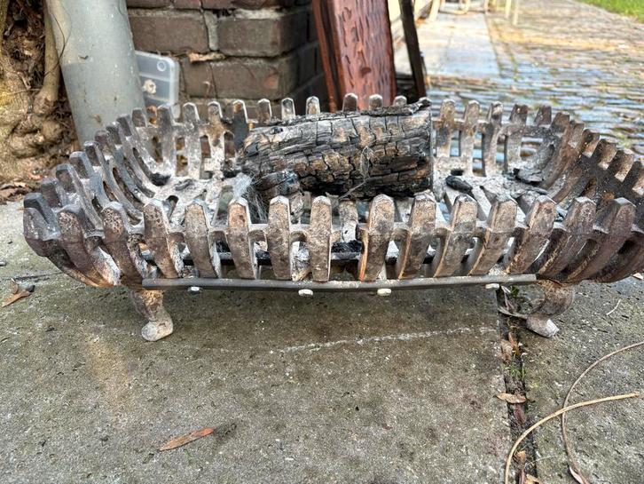 Gietijzeren haardrooster - Robuust en duurzaam, Huis en Inrichting, Haarden, Gebruikt, Houthaard, Ophalen