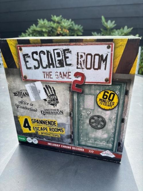 Escape room 2 gezelschapsspel voor 60 min, Hobby en Vrije tijd, Gezelschapsspellen | Bordspellen, Zo goed als nieuw, Drie of vier spelers