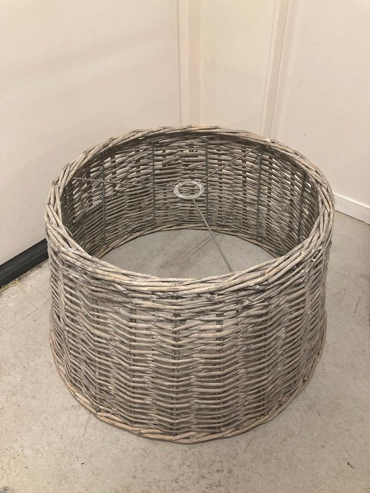 Rotan Lampenkap (2 stuks), Huis en Inrichting, Lampen | Lampenkappen, Zo goed als nieuw, 25 tot 50 cm, Rond, Grijs, Ophalen