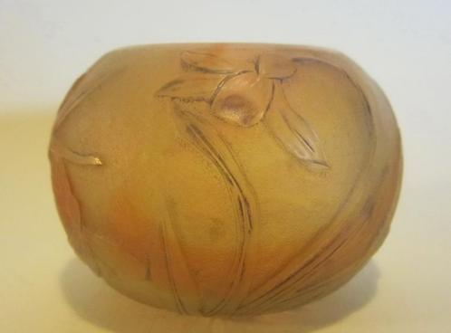Antiek cameo glazen Daum Nancy vaasje, Narcis ca 1910, Antiek en Kunst, Antiek | Glas en Kristal, Verzenden