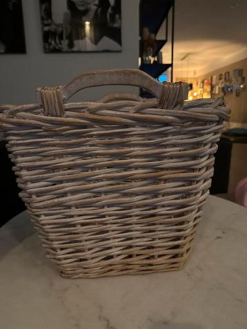 Rieten Mand - White Wash - 40x40cm beschikbaar voor biedingen