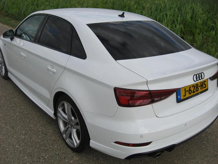 Audi A3 1.0 Tfsi  BLACK EDITION 116pk 2020 Wit, Auto's, Audi, Particulier, A3, ABS, Airbags, Airconditioning, Alarm, Android Auto