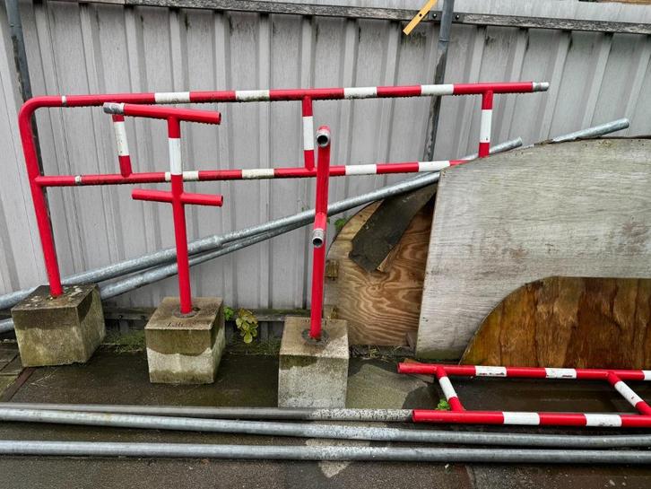 Falco geleide hekwerk rood/wit, Tuin en Terras, Tuinhekken en Hekwerk, Gebruikt, Overige typen, IJzer, Ophalen of Verzenden