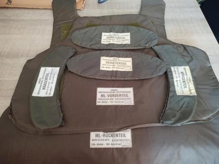 kogelwerende inlagen scherfwerend snijwerend, Verzamelen, Militaria | Algemeen, Landmacht, Duitsland, Ophalen of Verzenden
