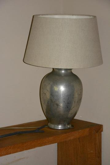Tinnen lamp beschikbaar voor biedingen