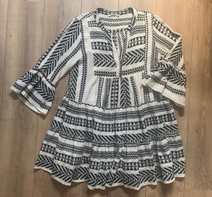 Devotion jurk wit/ beige zwart M= M/38 - L/40, Kleding | Dames, Jurken, Zo goed als nieuw, Maat 38/40 (M), Wit, Knielengte, Verzenden
