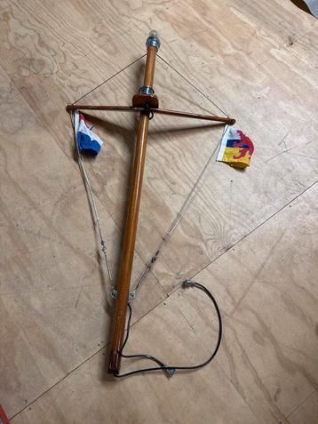Antieke Mahonie Mast met Verlichting beschikbaar voor biedingen
