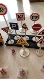 Constructie wagen met verkeersborden en pionnen, Ophalen of Verzenden, Zo goed als nieuw