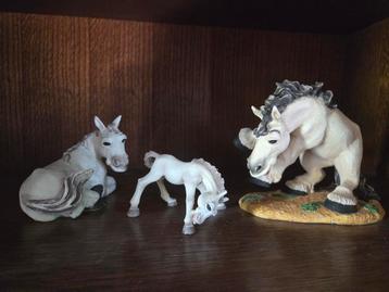 Gratis af te halen paarden beeldjes beschikbaar voor biedingen