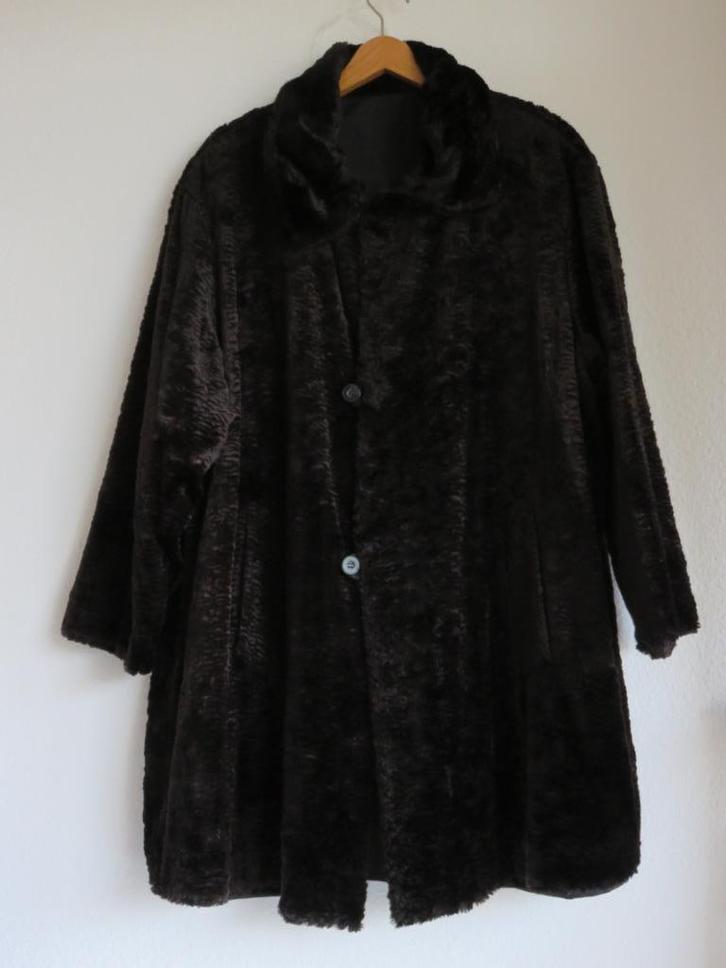 Bruine kunst bontjas teddy jas maat 42/44 vintage bijenkorf, Kleding | Dames, Jassen | Winter, Zo goed als nieuw, Maat 42/44 (L)