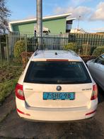 Skoda Octavia 1.6 TDI 77KW Combi Dsg-7 2013 Wit, Auto's, Origineel Nederlands, Te koop, 5 stoelen, 25 km/l