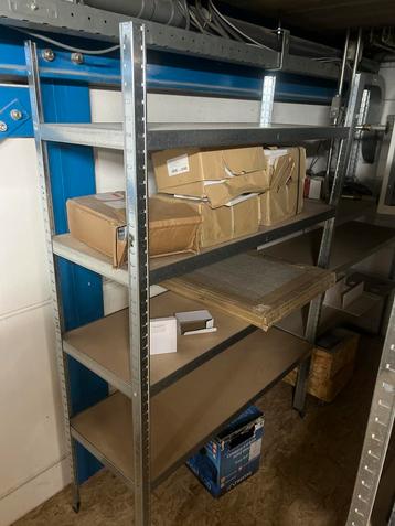 Stellingkasten 8 stuks, garageverkoop beschikbaar voor biedingen