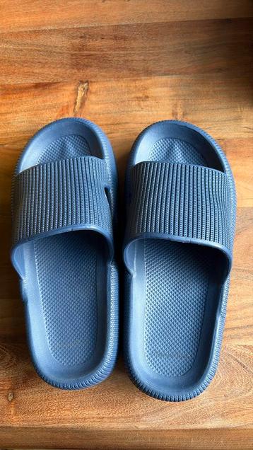 Happy flops (maat 38) beschikbaar voor biedingen