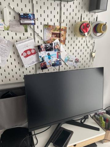Samsung Display F24360FHR beschikbaar voor biedingen
