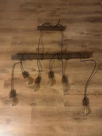 Industriële hanglamp beschikbaar voor biedingen