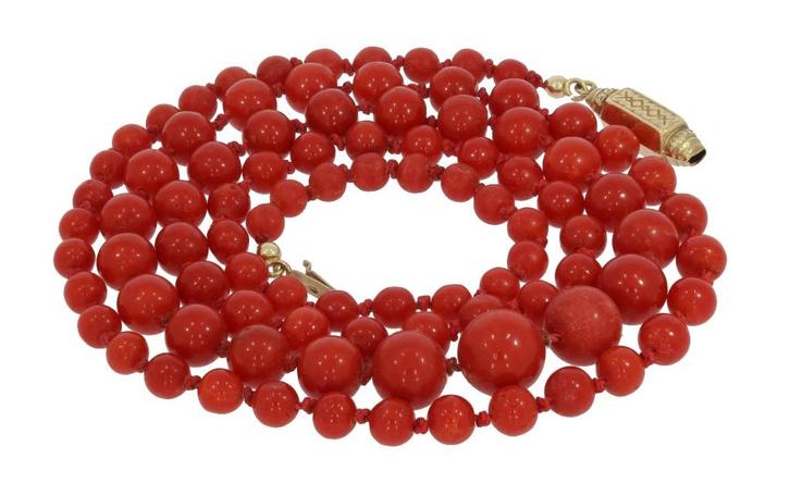 Bloedkoraal dieprode ketting antiek 14k gouden pijp slot, Sieraden, Tassen en Uiterlijk, Antieke sieraden, Ketting, Goud, Met edelsteen