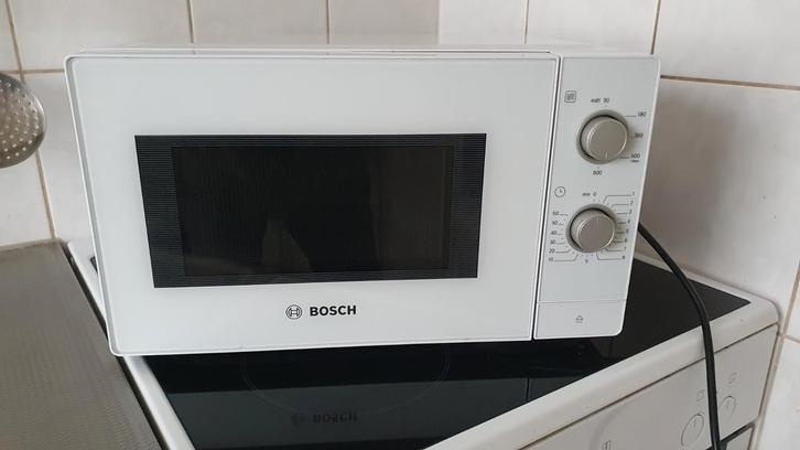 Bosch Magnetron - Zo Goed Als Nieuw, Witgoed en Apparatuur, Magnetrons, Zo goed als nieuw, Vrijstaand, Magnetron, Draaiplateau
