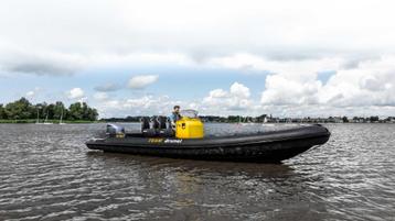 een zeer bijzonder roughneck 808 met Kalf 2700 KG trailer  beschikbaar voor biedingen