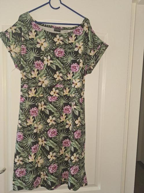 Gebloemde tricotkatoen zomerjurk, Kleding | Dames, Jurken, Gedragen, Maat 42/44 (L), Overige kleuren, Onder de knie, Ophalen of Verzenden