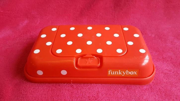 FunkyBox, doosje voor billendoekjes. K6, Kinderen en Baby's, Badjes en Verzorging, Gebruikt, Badje, Ophalen of Verzenden